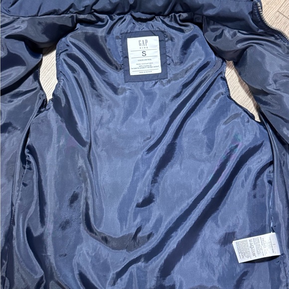 Gap Kids Navy Puffer Vest - Picture 4 of 4